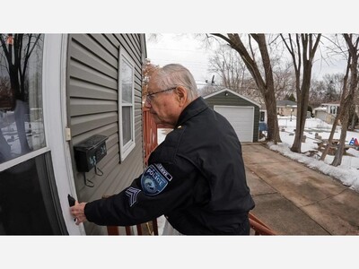Service Beyond the Badge: New Hope Police Reserves Deliver Meals, and Something More, Across the Northwest Metro
