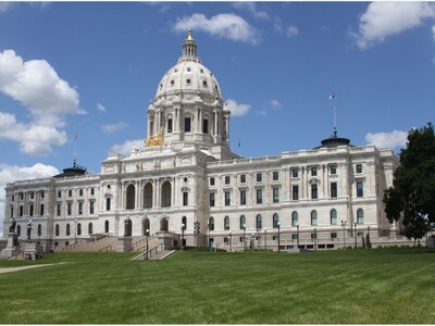 MINNEAPOLIMEDIA NEWS | Minnesota House Honors Hortman Family, Advances Bill Increasing Penalties for Police Impersonation
