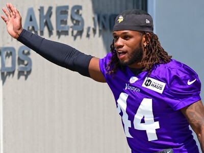 MINNEAPOLIMEDIA SPORTS | Vikings Reach 6–0, Timberwolves Stay Unbeaten and Hughes Hits Milestone in Wild Victory